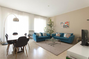 Spacious modern flat in a lively area